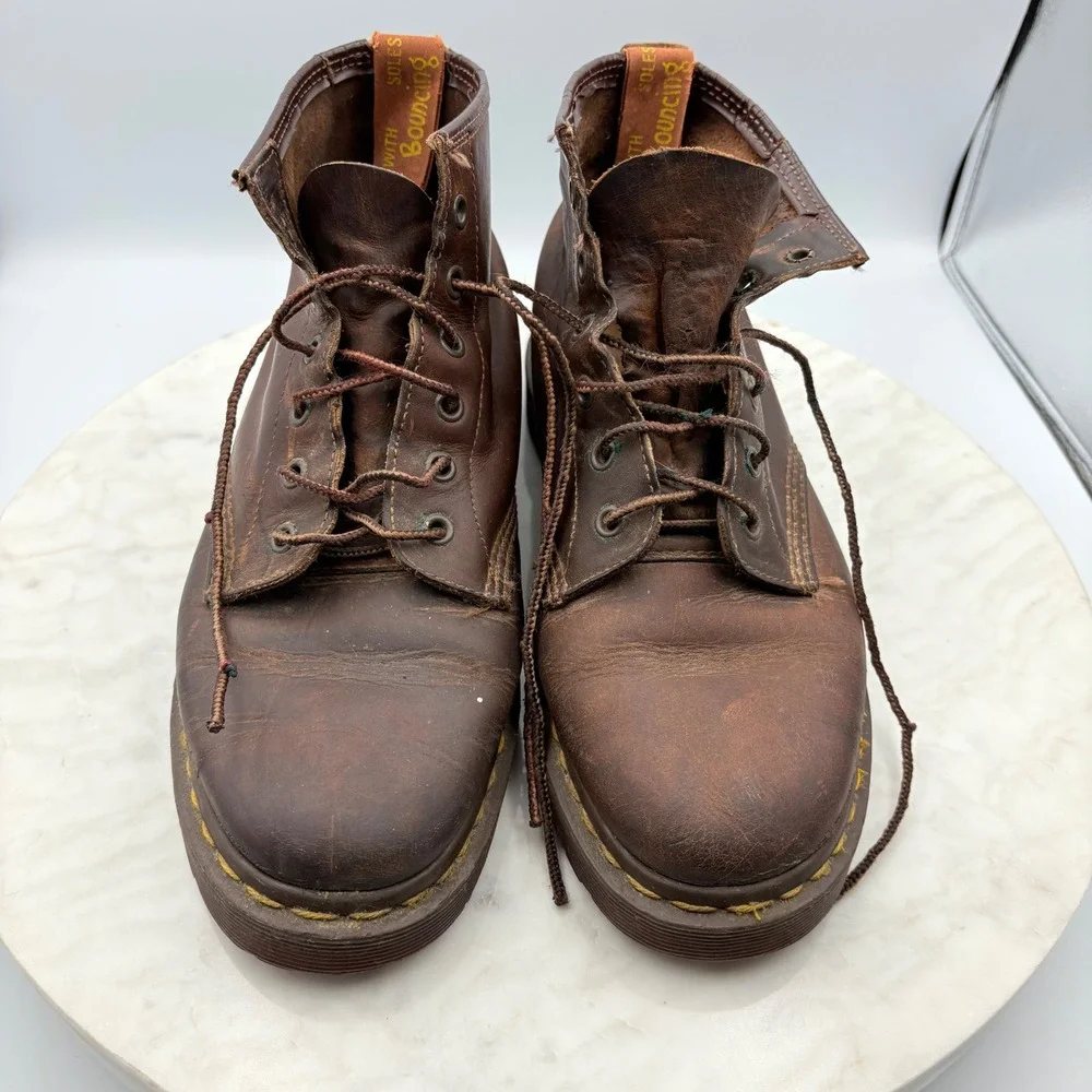 Vintage Dr Martens Brown Leather Lace Up Boots Mens 8 Eyelet Grunge Y2K 90s Punk